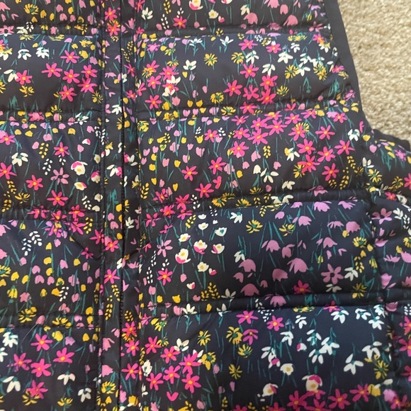 GAP Kids Floral Puffer Vest - Picture 2 of 4
